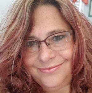 Meet your Posher, Simone